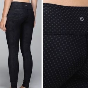 Wunder Under -- polka dot